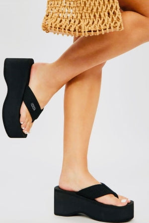 Liliana Dosa-1 Platform Thong Sandals-Black