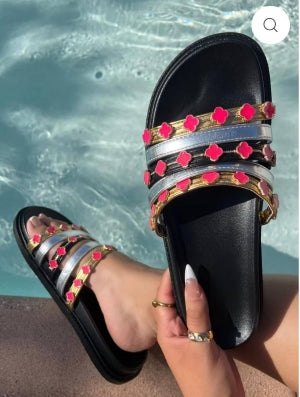 Clover Charm Detail Slip-On Slide Sandals – Trendy Women’s Summer Slides